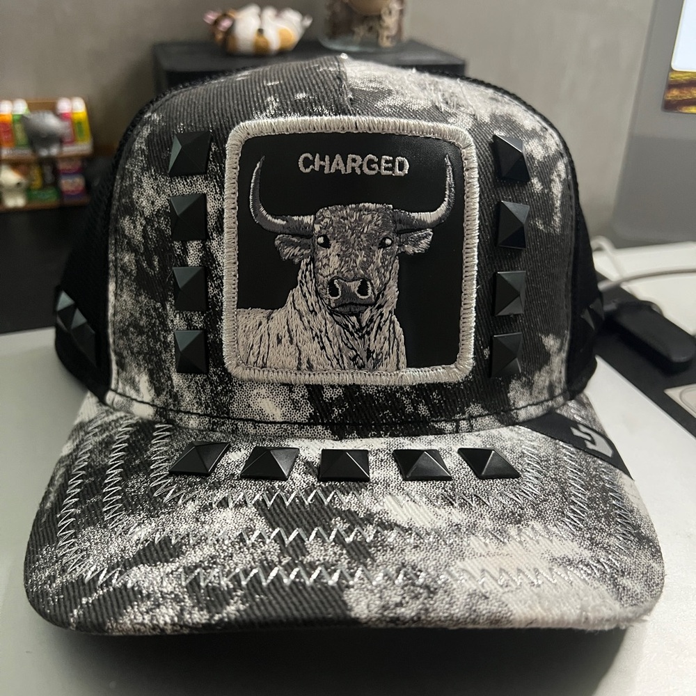 NWT Limited Edition Goorin Brother Animal Farm- Charged O/S